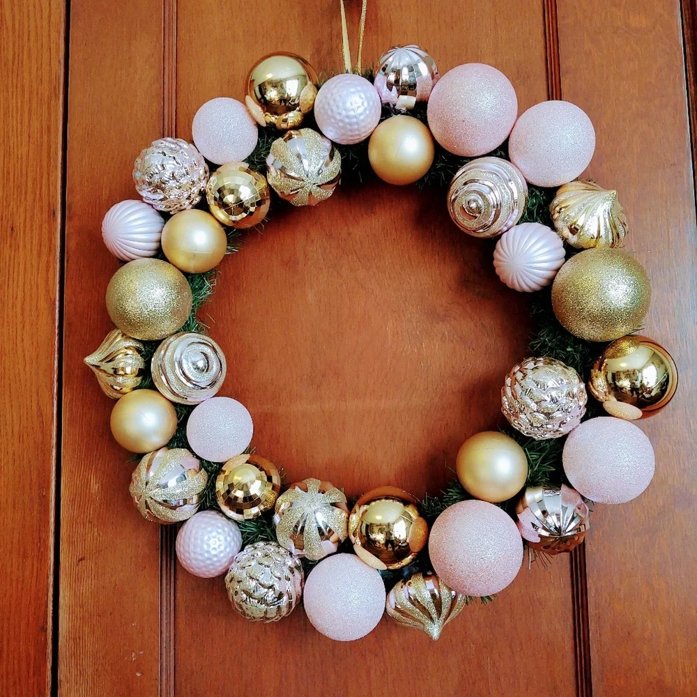 HAND CRAFTED CHRISTMAS ORNAMENT WREATH 20